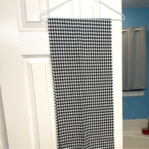 Houndstooth scarf